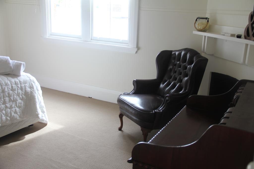 Mentor Chambers Apartment Bed & Breakfast Уест Уайлонг Стая снимка