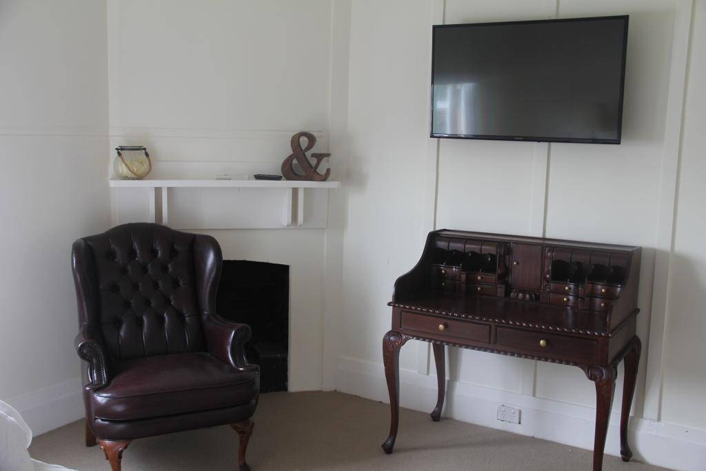 Mentor Chambers Apartment Bed & Breakfast Уест Уайлонг Стая снимка