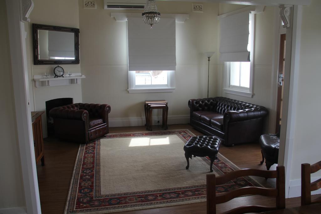 Mentor Chambers Apartment Bed & Breakfast Уест Уайлонг Екстериор снимка