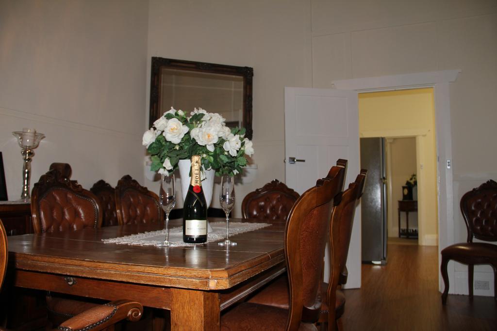Mentor Chambers Apartment Bed & Breakfast Уест Уайлонг Екстериор снимка