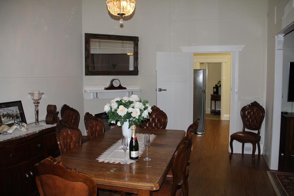 Mentor Chambers Apartment Bed & Breakfast Уест Уайлонг Екстериор снимка